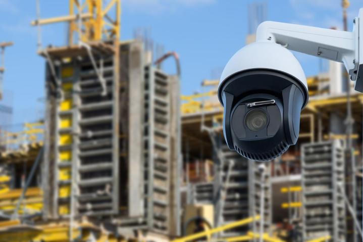 Nous installons des caméras de surveillance sur vos chantiers de construction.